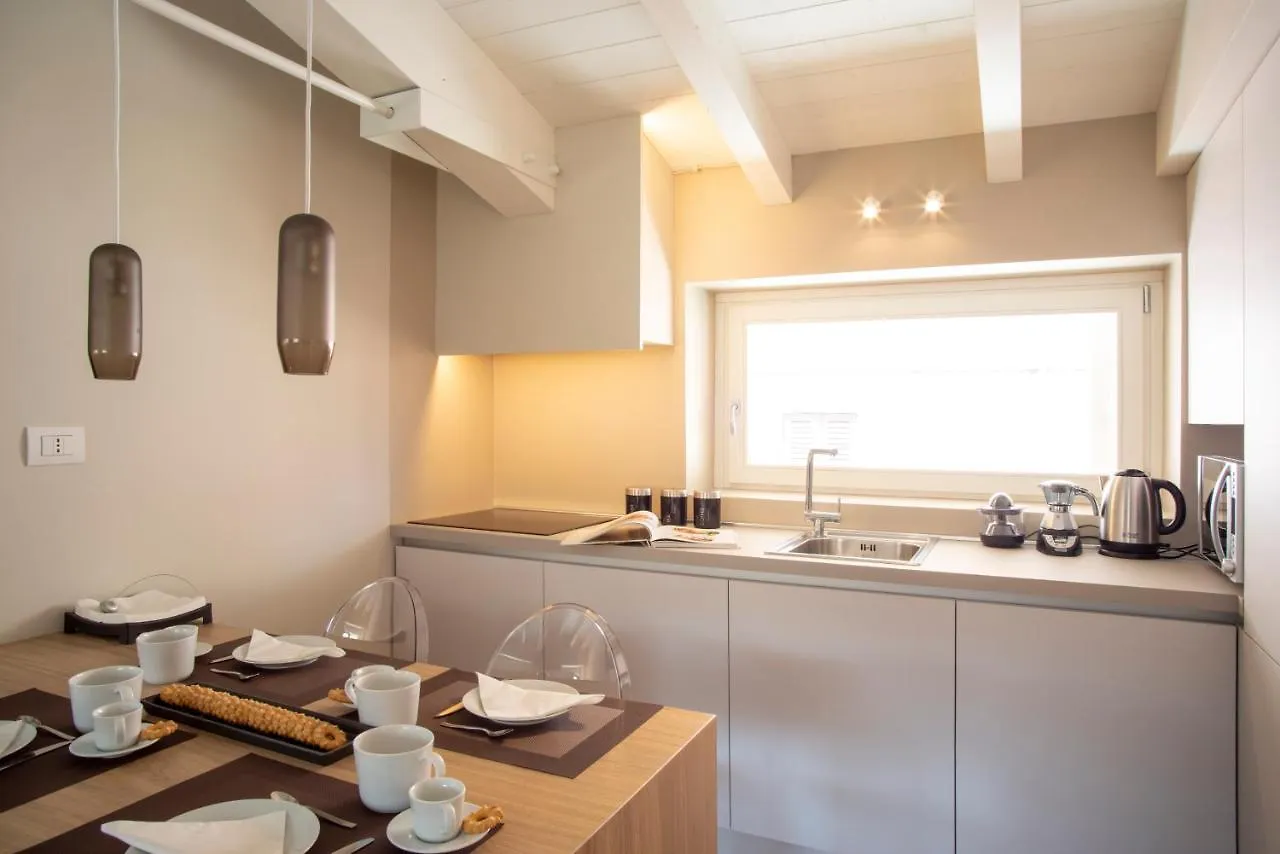 Time To Be - Luxury Apartments Centro Storico Peschiera del Garda