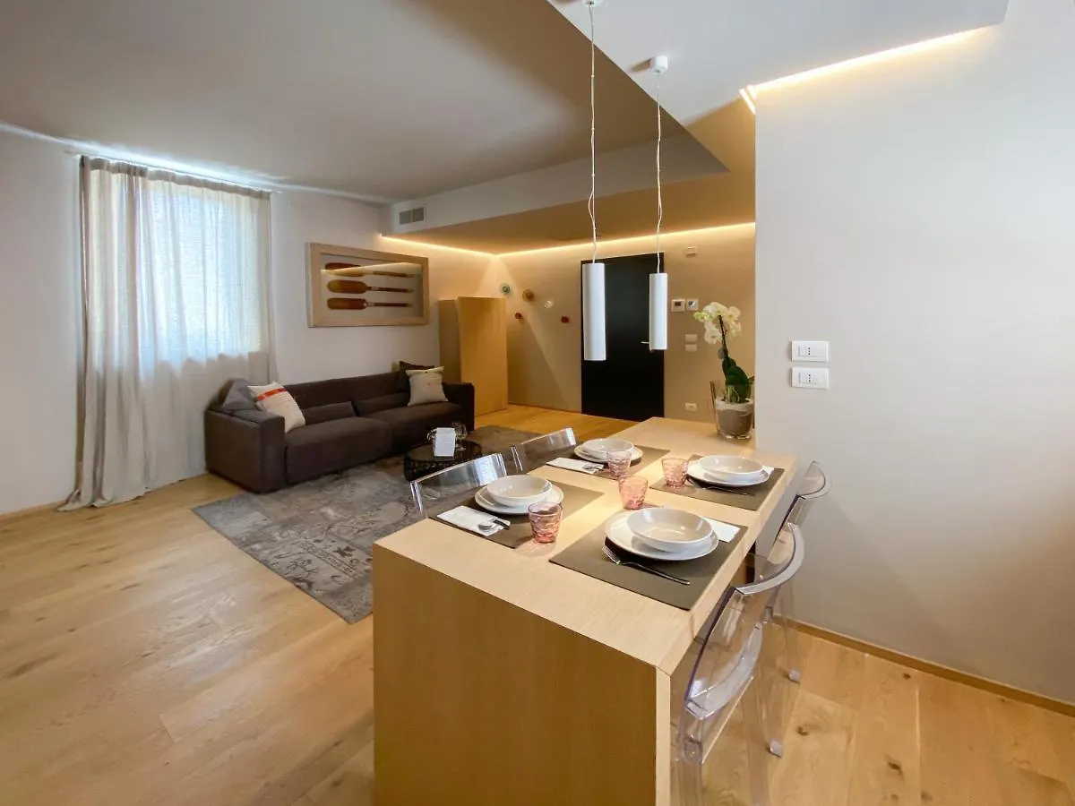Time To Be - Luxury Apartments Centro Storico Peschiera del Garda