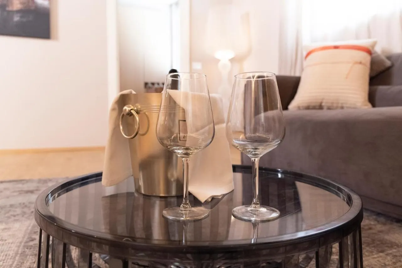 Time To Be - Luxury Apartments Centro Storico Peschiera del Garda