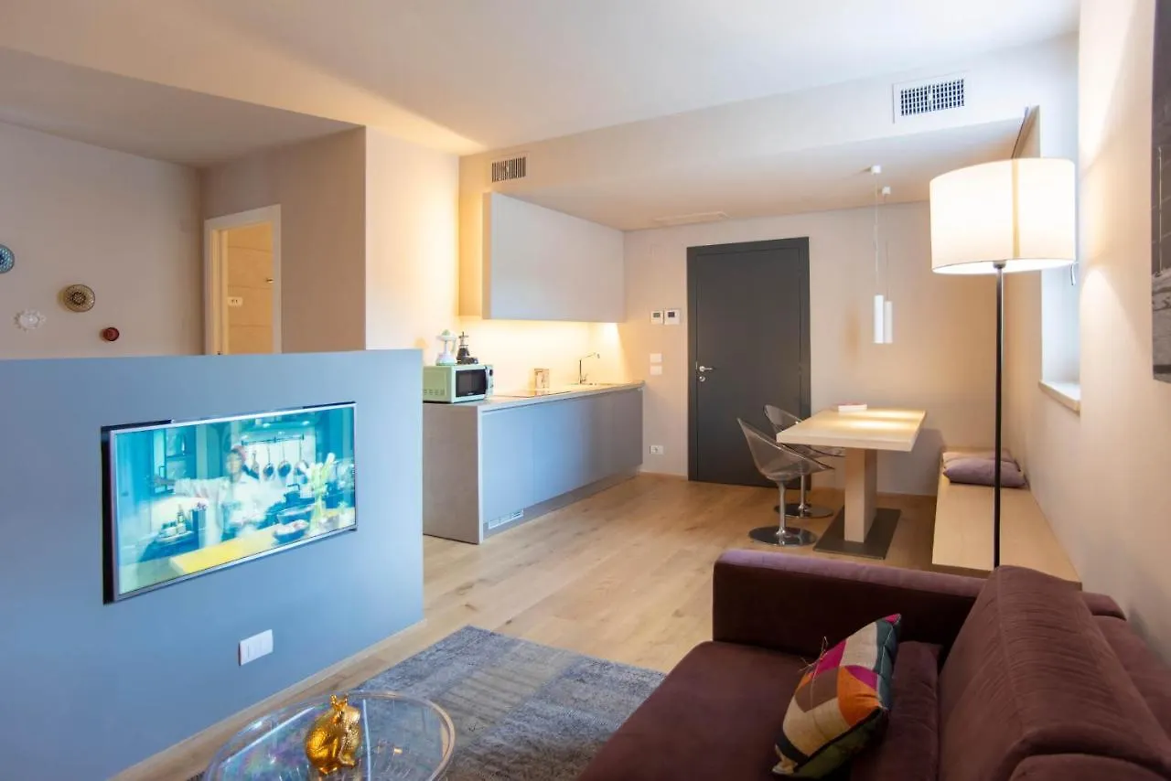 Time To Be - Luxury Apartments Centro Storico Peschiera del Garda