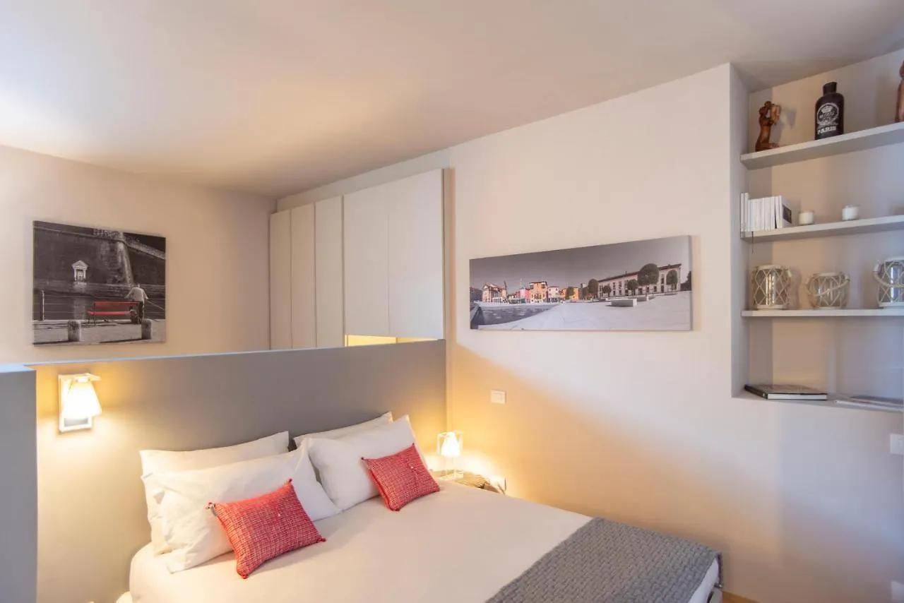 Time To Be - Luxury Apartments Centro Storico Peschiera del Garda 0*,