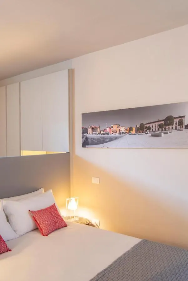 Time To Be - Luxury Apartments Centro Storico Peschiera del Garda 0*,