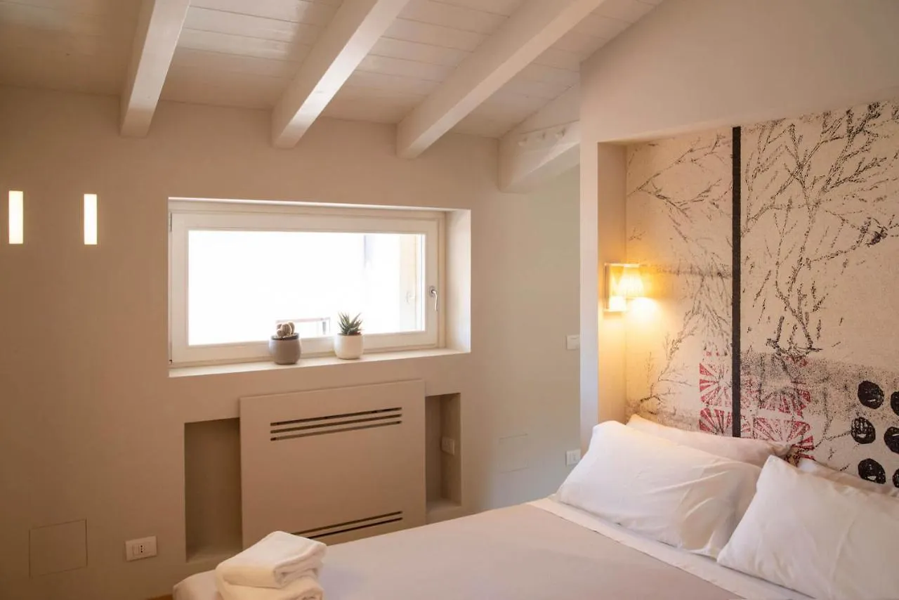 Time To Be - Luxury Apartments Centro Storico Peschiera del Garda 0*,  Italy